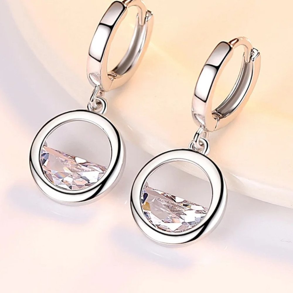 Beautiful ⭐4pc Bundle Sale⭐ Half Diamond Circle Pendant, Earrings & 18" Chain 🔗 - Picture 5 of 7